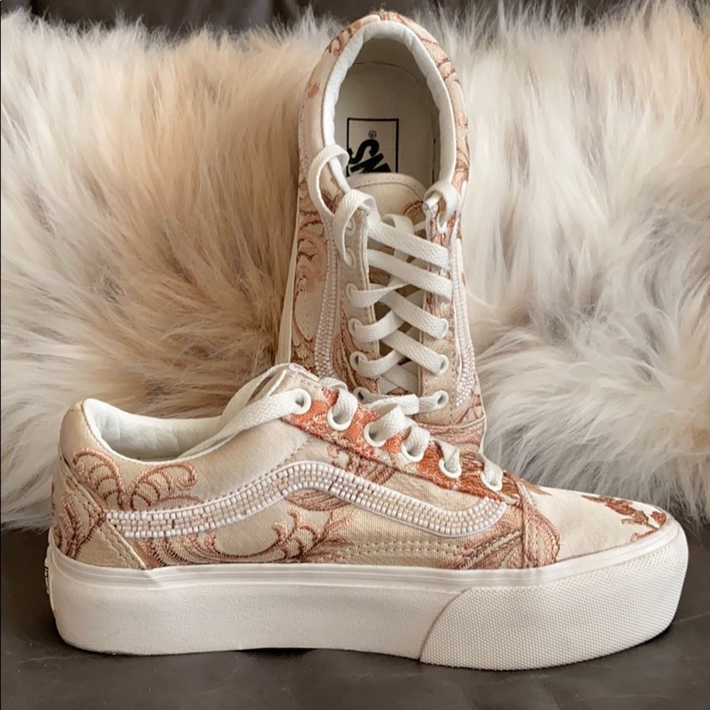 RARE embroidered Vans extremely hard to find!